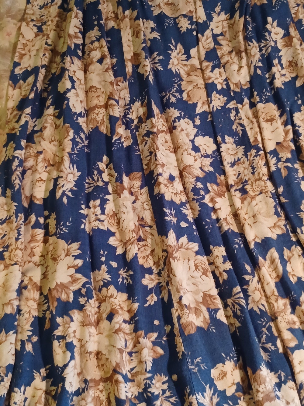 VTG.. Floral Skirt. Navy Blue & Cream Maxi . Classic Women’s Skirt